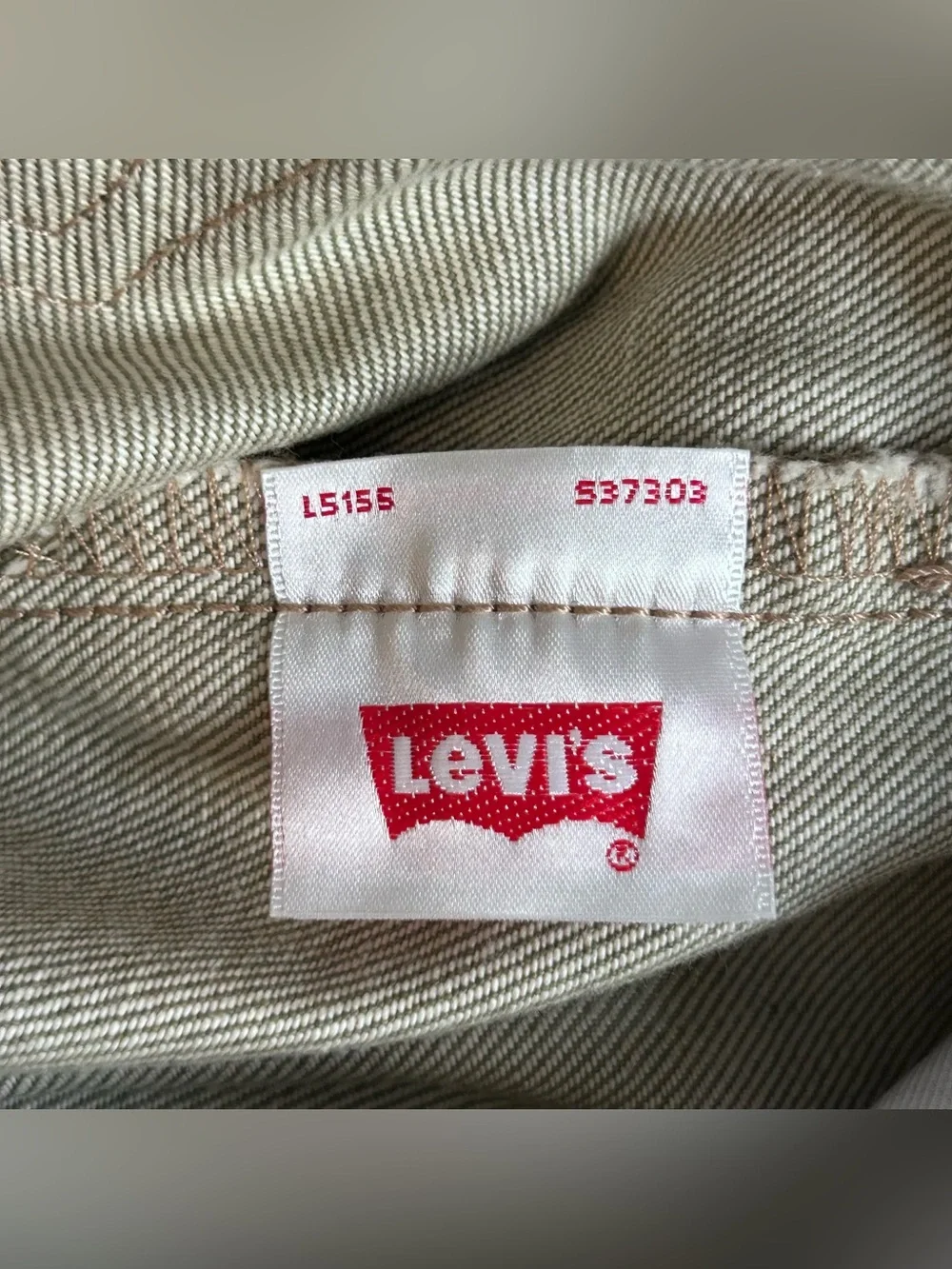 Levis measurements photos